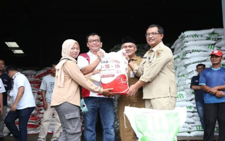 Lewat Pupuk Indonesia, Pemerintah Jamin Ketersediaan Kebutuhan Petani
