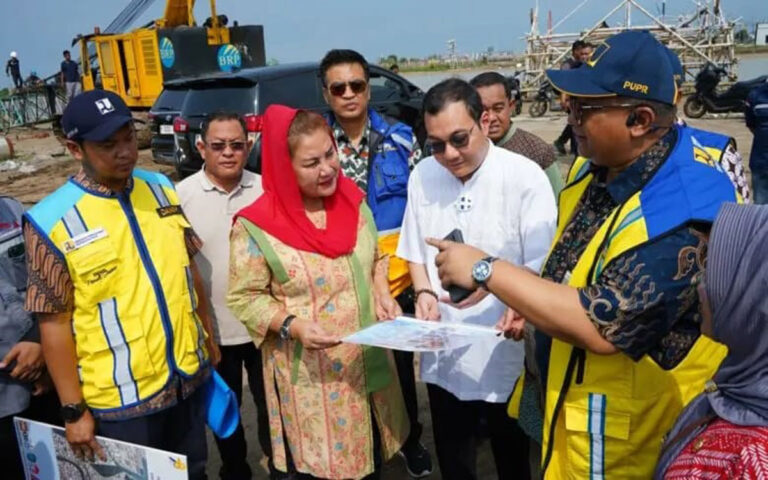 Proses Pembangunan Tanggul Laut di Semarang Capai 62%