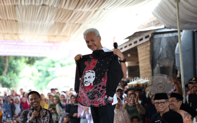 Ganjar: Impor Batik Harus Dibatasi Agar UMKM Domestik Terlindungi