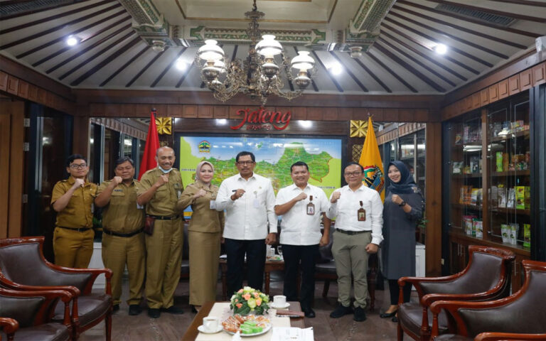 Pj Gubernur Jateng Dorong Jamkrida Jateng Tingkatkan Jaminan Kredit UMKM