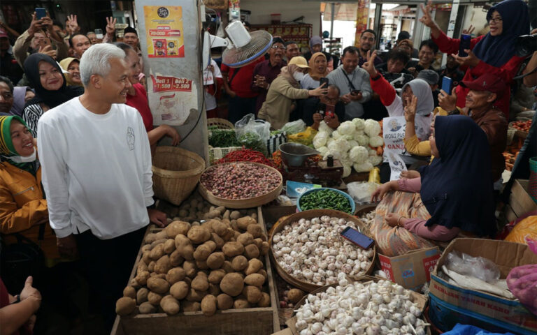 Kunjungi Pasar Sayur Magetan, Pedagang: Pak Ganjar Solutif Atasi Pasar Sepi