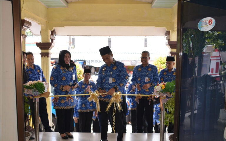 Percepat Layanan Administrasi Kependudukan, Cilacap Luncurkan “Dolan Teluk Penyu”