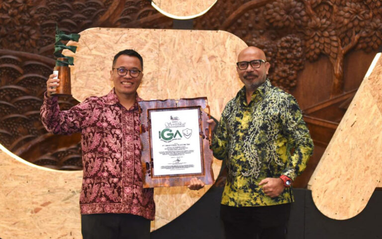 Awal Tahun, Smartfren Raih Indonesia Green Awards 2024