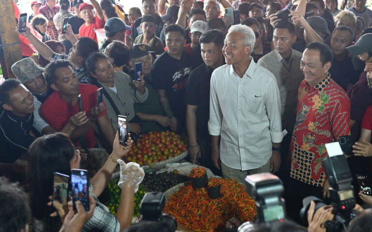 Kunjungi Pasar Tomohon, Ganjar Ingin Wujudkan Harga Bahan Pangan Murah