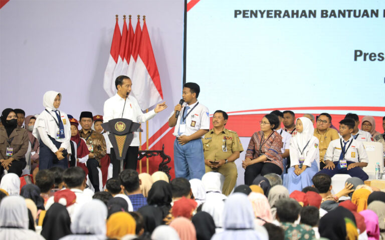 Seribu Pelajar di Sukoharjo Terima Bantuan Program Indonesia Pintar