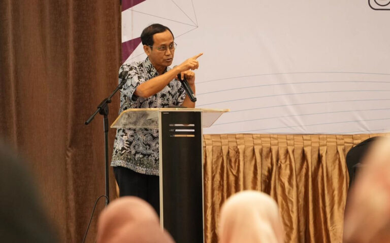 Stunting Tak Bisa Ditanggulangi Hanya Dengan Pemberian Makanan Tambahan