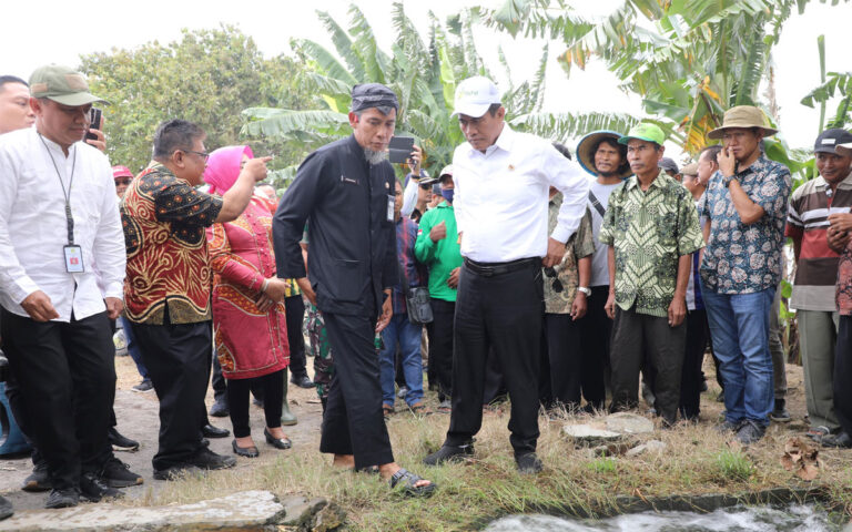 Pemerintah Salurkan Bantuan Rp175 Miliar Untuk Petani Terdampak Banjir di Jateng