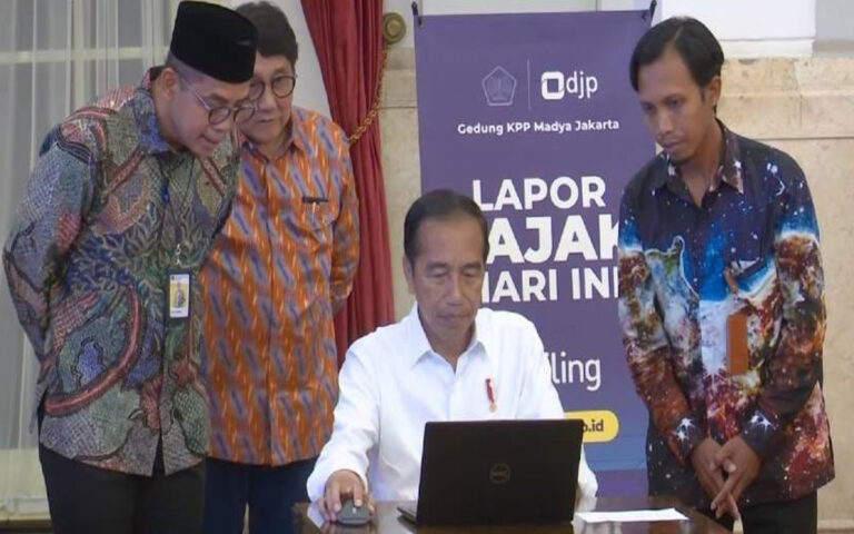 Presiden Jokowi Laporkan SPT Tahunan