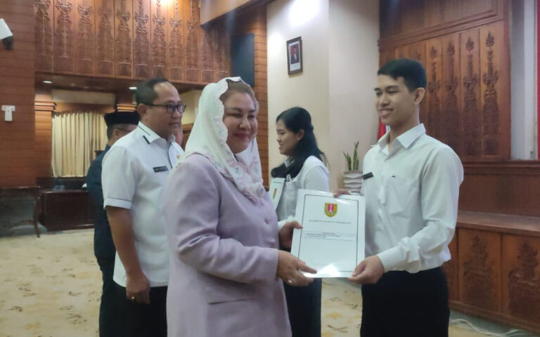 Lantik PPPK, Ita Tekankan Integritas dan Kolaborasi