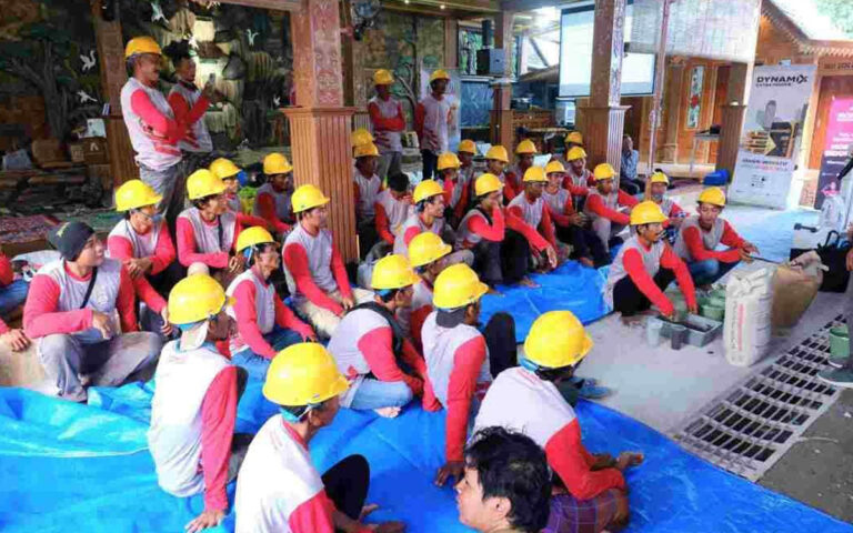 Tingkatkan Kompetensi Tukang Bangunan, SIG dan SG Gelar Temu Pelanggan