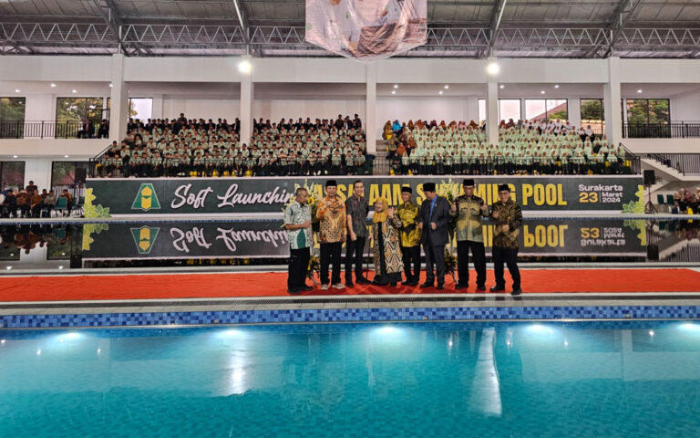 Pesantren Assalaam Bangun Kolam Renang Olympic Syariah