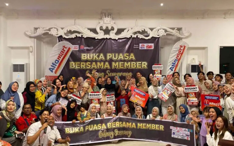 Alfamart Ajak Buka Bersama Para Member Setia