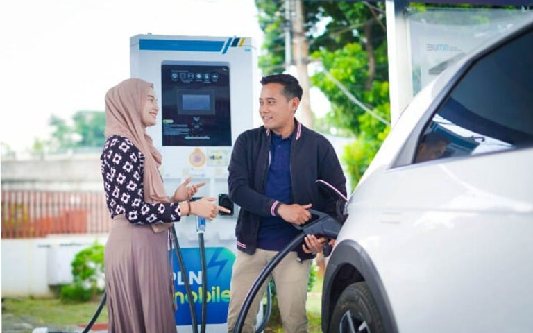 Direksi PLN Lakukan Inspeksi di Sejumlah SPKLU