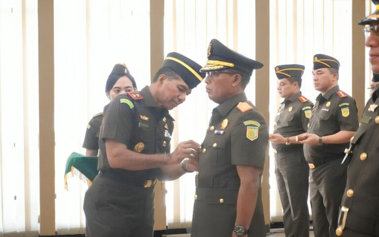 Lantik Wakajati, Kajati Made: Pertahankan dan Tingkatkan Kepercayaan Masyarakat