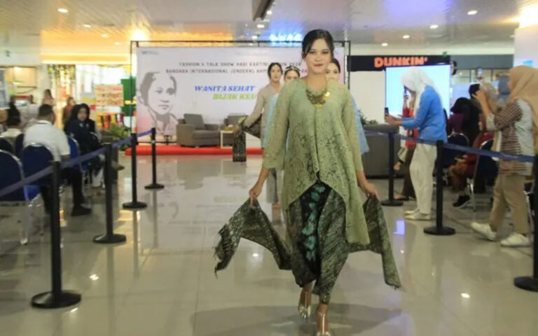 Peringati Hari Kartini, Bandara A Yani Gelar Fashion Show dan Talk Show