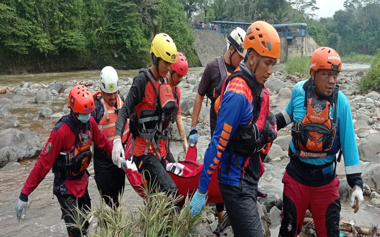 Tim SAR Temukan Pencari Ikan Yang Hilang di Sungai Serayu