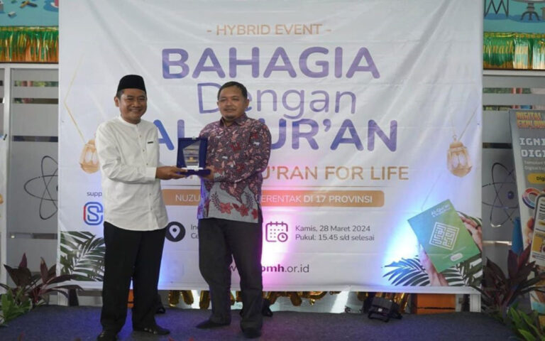 JNE Terima Penghargaan Tebar Sejuta Al-Qur’an