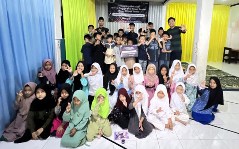 Karyawan XL Axiata Gelar Belanja Bareng dan Santuni Anak Yatim