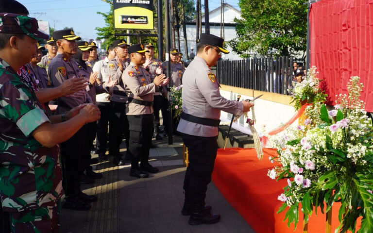 Kapolres Semarang Resmikan Polsek Ungaran Barat