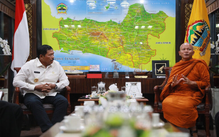 Sambut Kedatangan Bhikkhu Thudong, Nana Siap Kawal Hingga Perayaan Waisak 2024