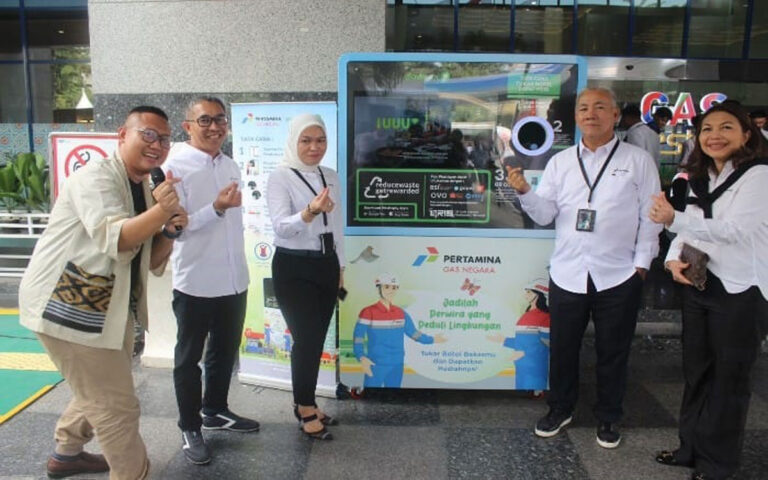 PGN Gandeng Plasticpay Luncurkan Reverse Vending Machine Plasticpay