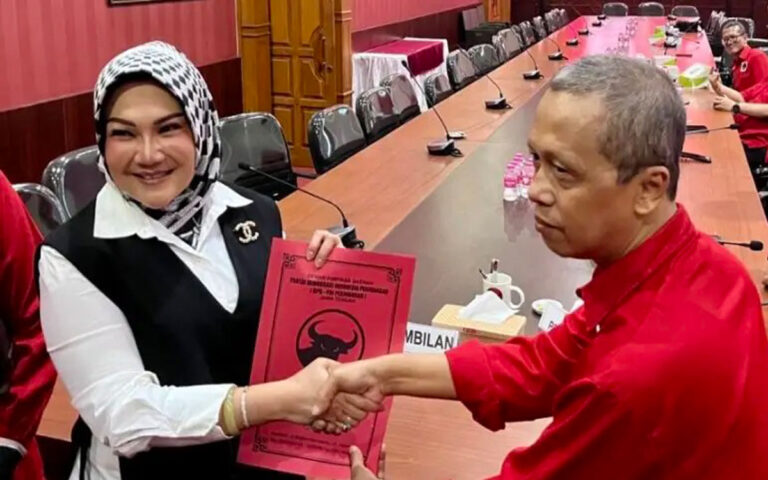 Bupati Klaten Ambil Formulir Bacagub Jateng ke PDIP