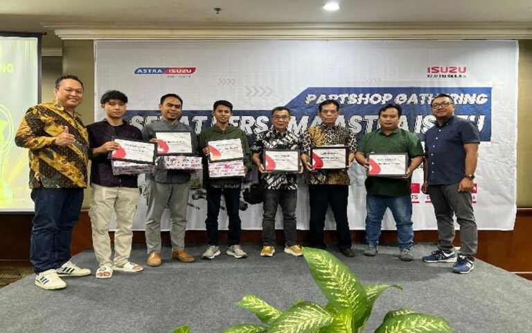 Astra Isuzu Beri Penghargaan Mitra Part Shop Semarang