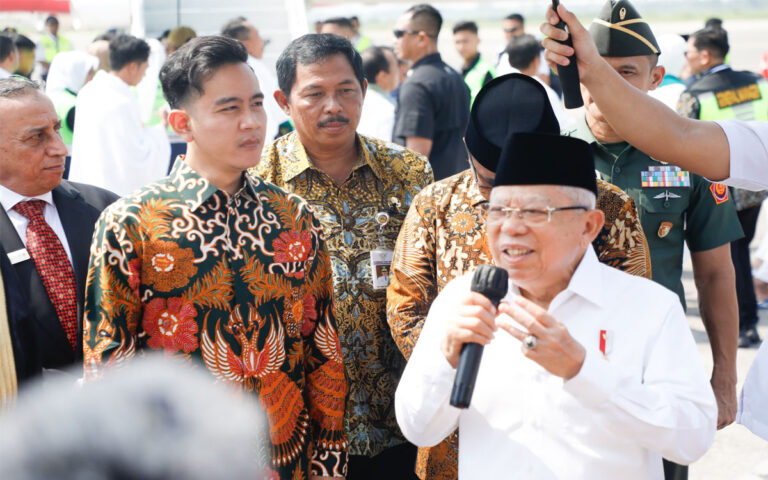 Nana Dampingi Wapres Resmikan Layanan Fast Track Bandara Adi Soemarmo