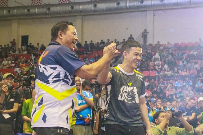 Duet Nana-Yon Kalahkan Abdel-Bedu di Eksibisi Specta Jateng Pingpong