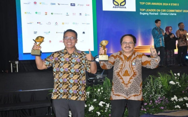 Smartfren Berhasil Raih TOP CSR Awards 2024