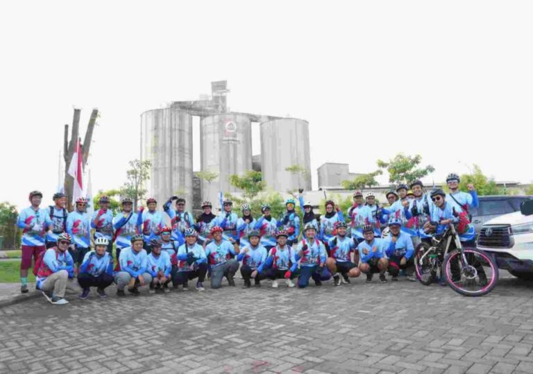 Semen Gresik Ajak Puluhan Karyawan Ikuti Aksi Bike to Work