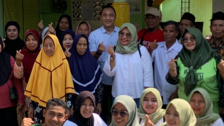 Arnaz Salurkan Bantuan Pangan Untuk Warga Pedurungan