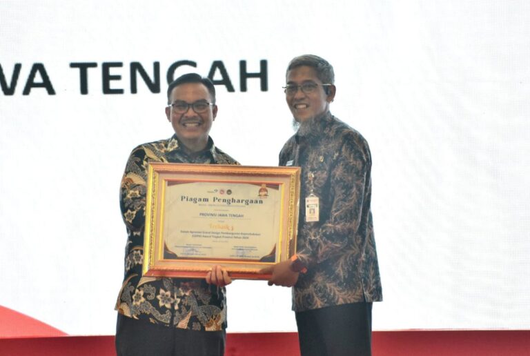 Jateng Raih Penghargaan Grand Design Pembangunan Kependudukan Award 2024