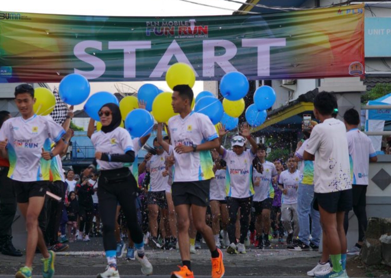 PLN Edukasi Ekosistem Kendaraan Listrik Lewat Purwokerto PLN Mobile Fun Run 2024