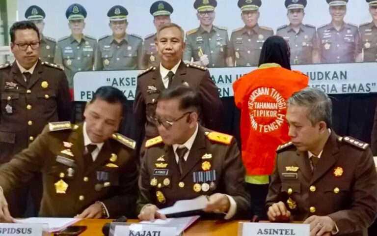 Gelapkan Dana Nasabah, Oknum Pegawai Bank Ditahan Kejati