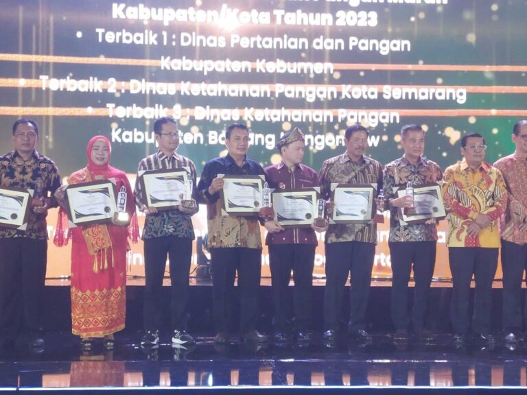 Kota Semarang Raih Penghargaan Pelaksana Gerakan Pangan Murah Kabupaten/Kota Terbaik 2 Nasional