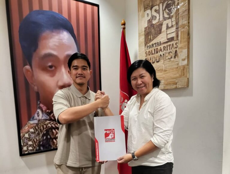 Melly Pangestu Resmi Terima Surat Tugas DPP PSI Maju di Pilwakot Semarang 2024