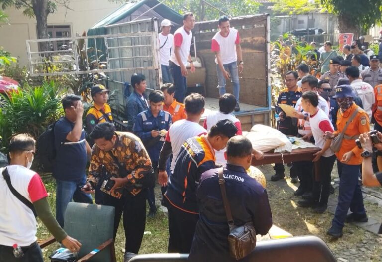 KAI Daop 4 Semarang Tertibkan Tujuh Rumah eks Kompleks PJKA di Randusari