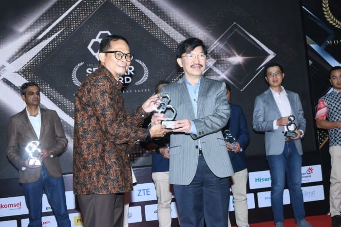 Smartfren Berhasil Raih Selular Awards 2024
