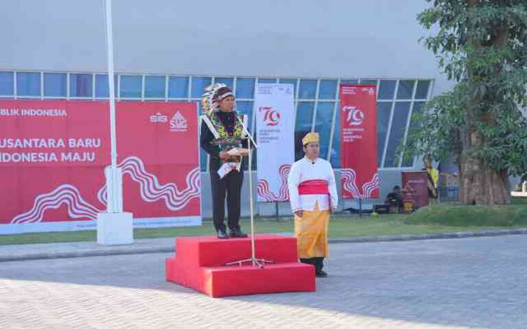 Peringati HUT Ke-79 RI, Ratusan Insan SG Kenakan Busana Adat