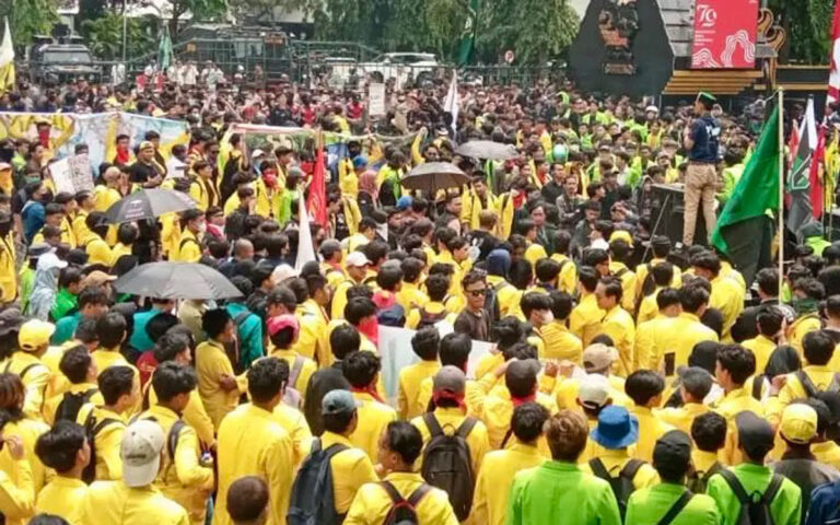 Kawal Aksi Mahasiswa, Polrestabes Semarang Kerahkan Ratusan Personil