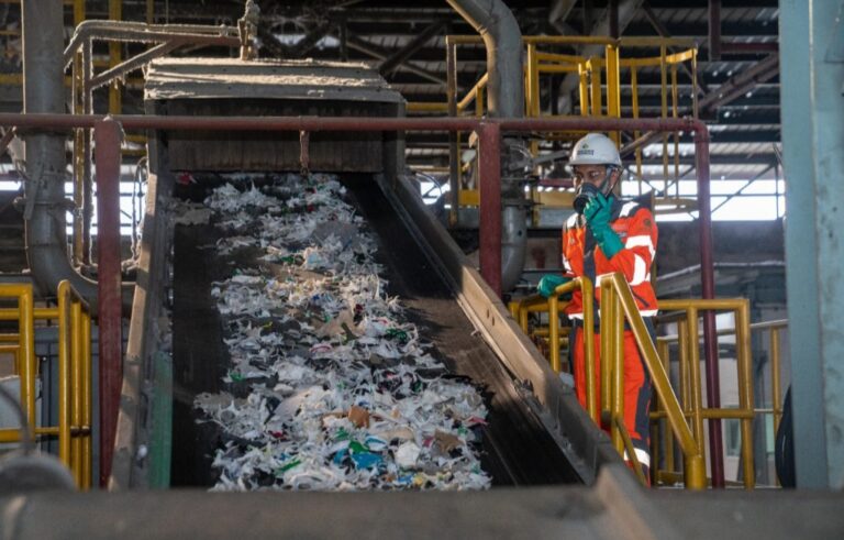 SBI Pertahankan Laba Positif di Tengah Industri Semakin Ketat