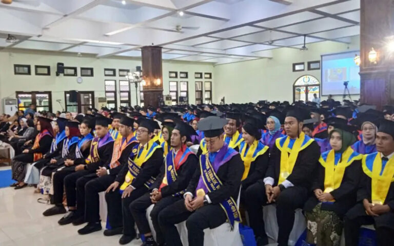 Lepas 916 Wisudawan, Rektor USM: Jadilah Kreator Yang Baik