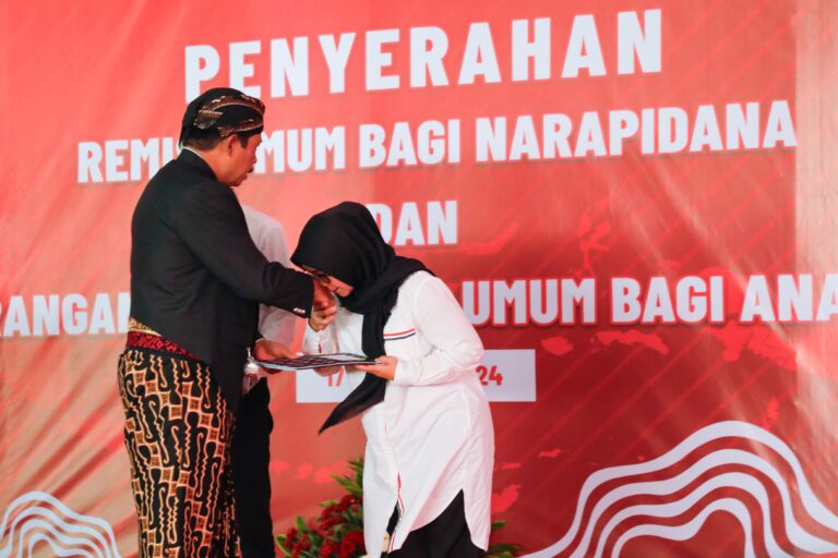 Peringati HUT RI Ke-79, Nana Serahkan Remisi 7.953 Warga Binaan