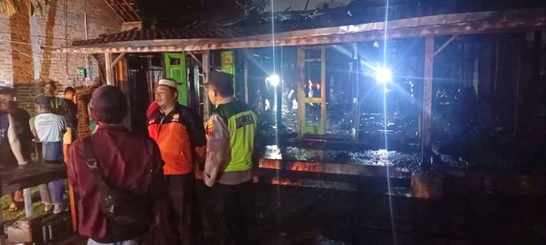 Kebakaran Rumah di Tuntang, Diduga Akibat Ponsel yang Sedang Diisi Daya