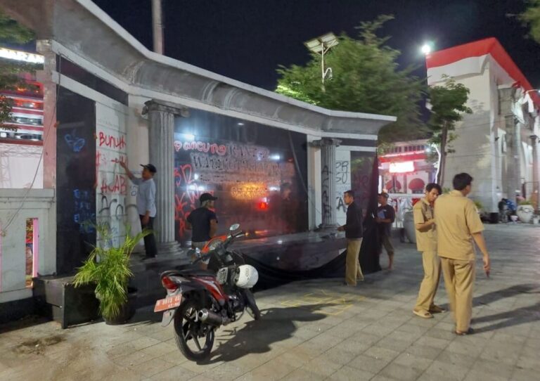Pemkot Semarang Gerak Cepat Perbaiki Fasilitas Umum di Balaikota Pasca Demonstrasi