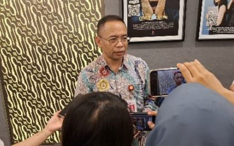 OJK Catat Hanya 98 Aplikasi Pinjol Yang Berizin