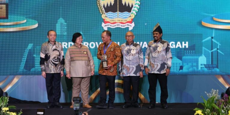DPRD Jateng Raih Penghargaan Green Leadership Nirwasita Tantra 2023 dari Kementerian LHK