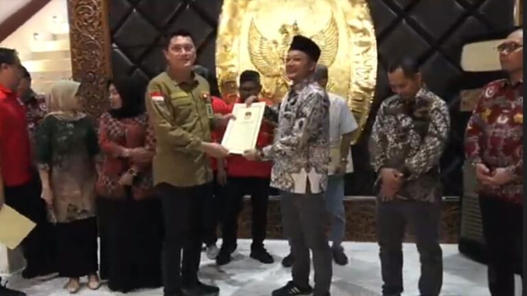 KPU Jateng Tetapkan Dua Pasangan Calon Gubernur dan Wakil Gubernur untuk Pilgub 2024