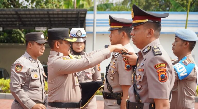 Kapolres Semarang Pimpin Sertijab Kasat Lantas Polres Semarang